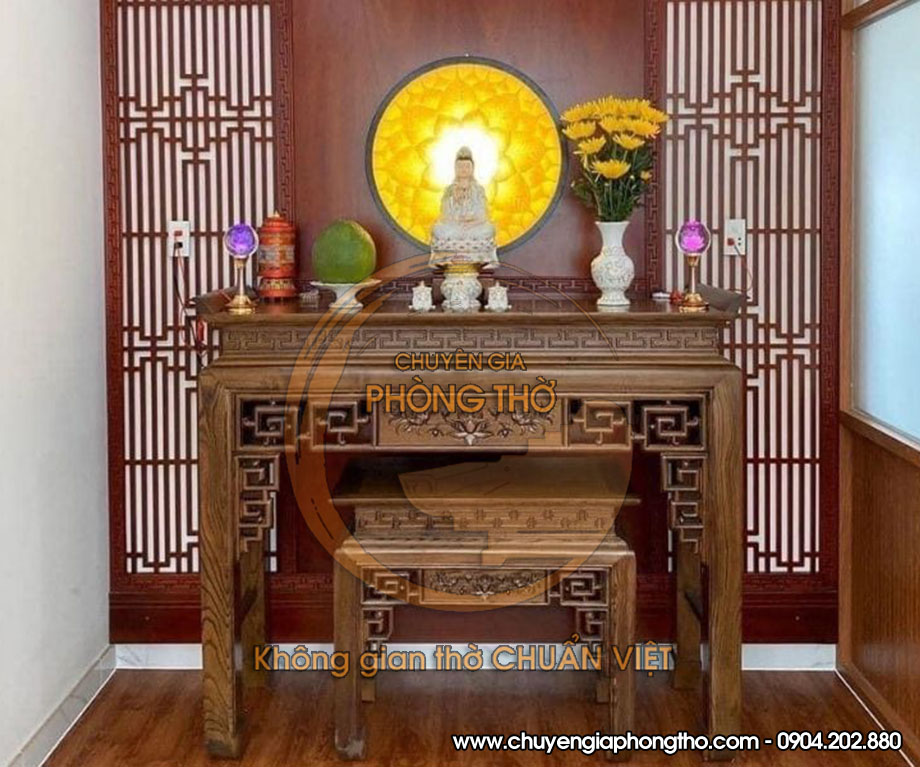 Nên chọn bình hoa phòng thờ làm bằng chất liệu gốm sứ Nên chọn bình hoa phòng thờ làm bằng chất liệu gốm sứ