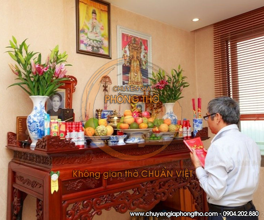 Tiến hành làm lễ và đọc văn khấn chuyển bàn thờ vong sau 49 ngày lên gia tiên Tiến hành làm lễ và đọc văn khấn chuyển bàn thờ vong sau 49 ngày lên gia tiên