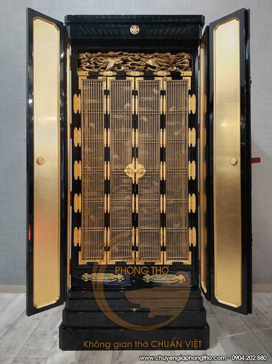 Mẫu tủ thờ Phật kiểu Nhật màu đen dát vàng với 2 lớp cửa