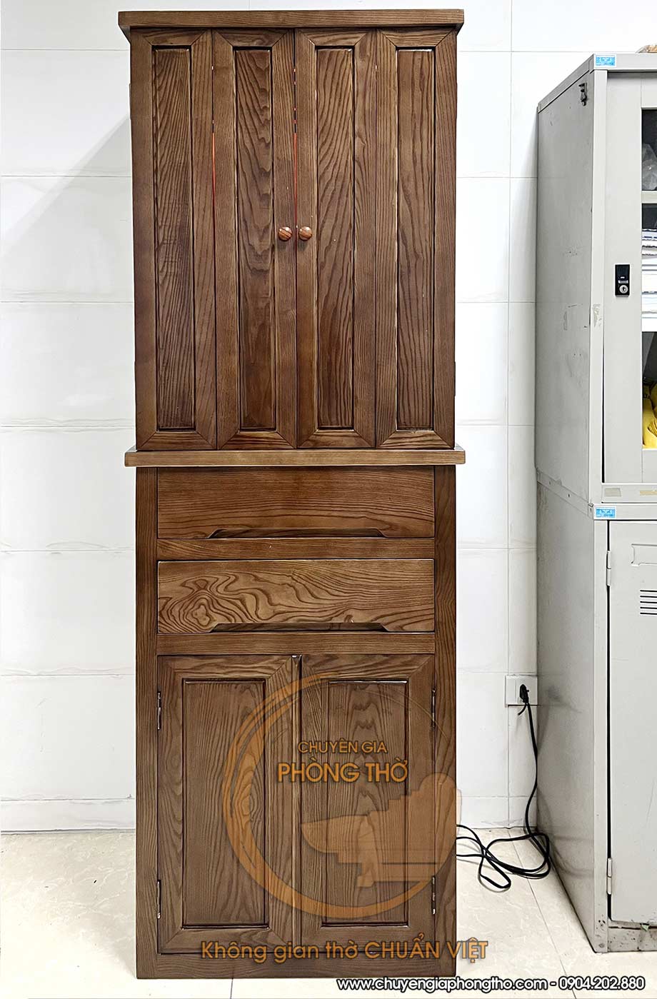 Lắp đặt tủ thờ có cánh gỗ sồi BTD60 cho văn phòng công ty bất động sản tại Định Công Lắp đặt tủ thờ có cánh gỗ sồi BTD60 cho văn phòng công ty bất động sản tại Định Công