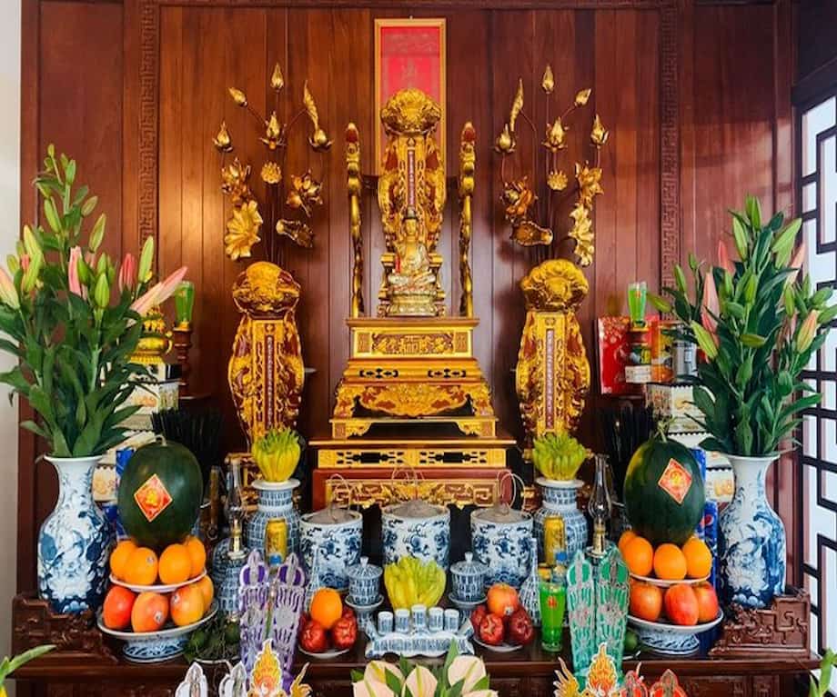 Tết vạn sắc: Cách sắp xếp bàn thờ Tết đẹp mắt và ý nghĩa