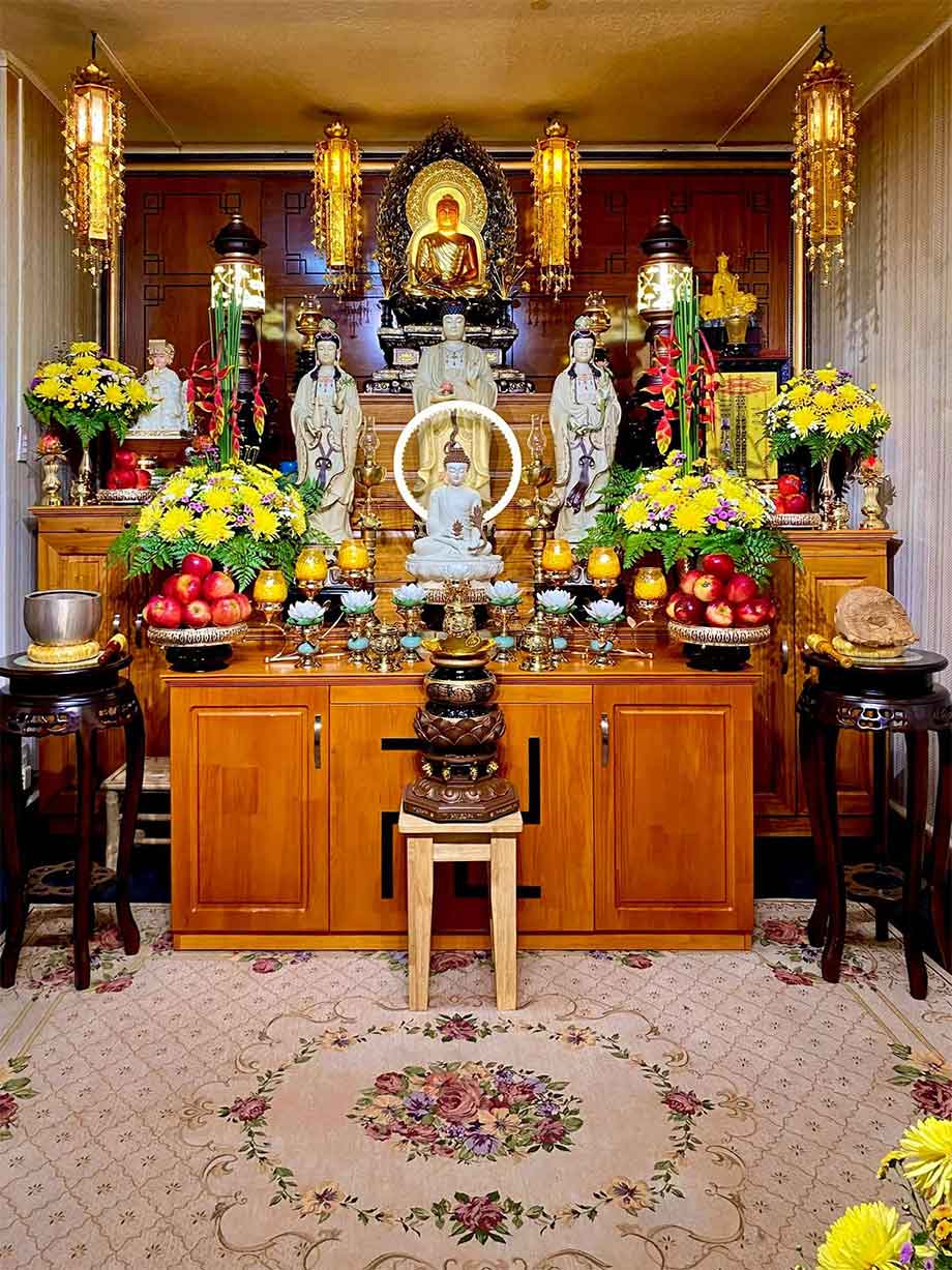 Hướng dẫn cách trang trí bàn thờ Mẹ Quan Âm ngày Tết Hướng dẫn cách trang trí bàn thờ Mẹ Quan Âm ngày Tết