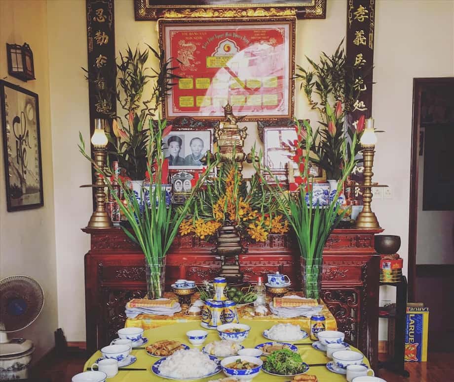 Ý nghĩa trong cách trang trí bàn thờ ngày Tết miền Trung 