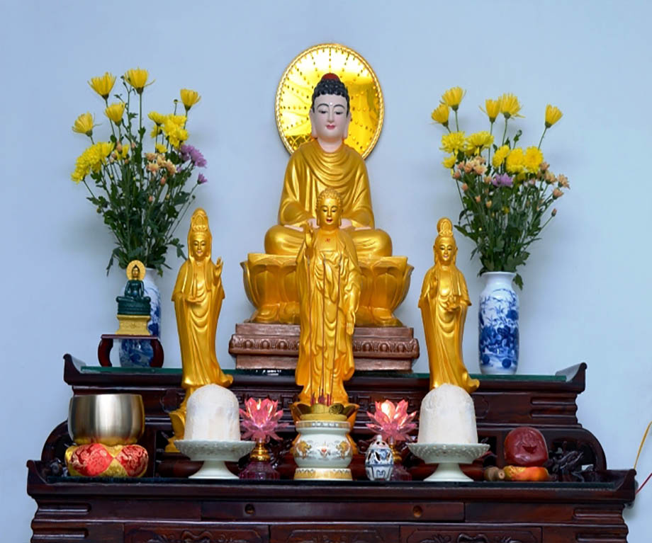 Cách bài trí bàn thờ Phật ngày Tết đúng chuẩn