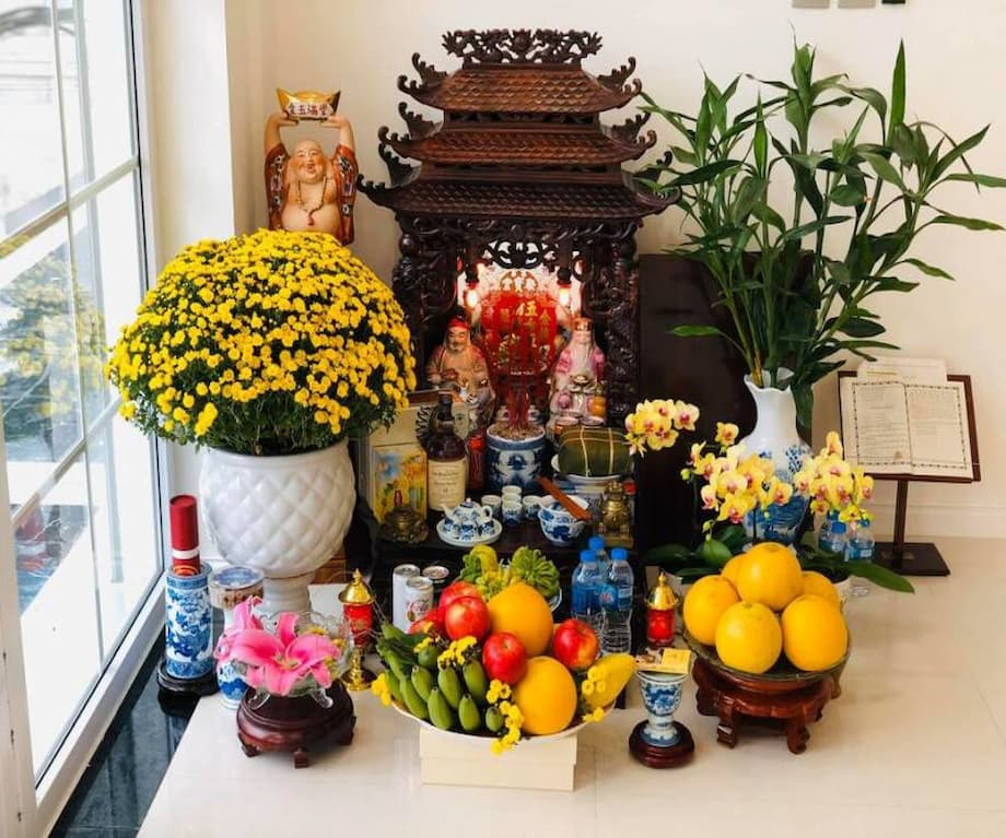 Tạo không gian may mắn trong cách bài trí bàn thờ thần tài theo phong thủy