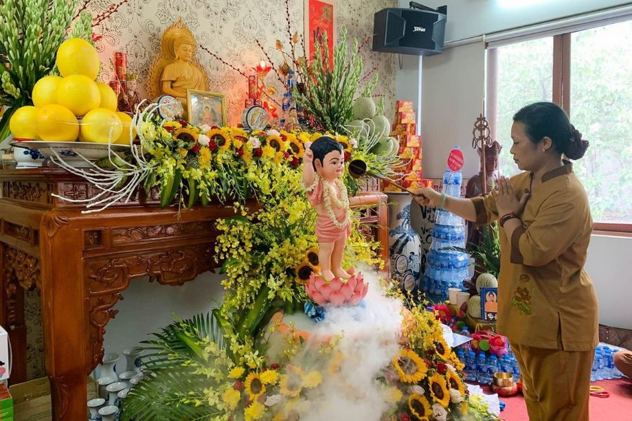 Bài cũng lễ Phật Đản tại nhà