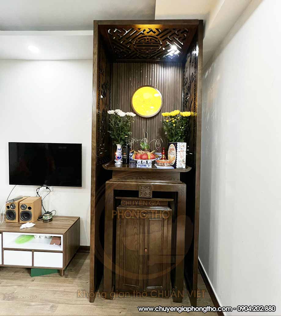 Bàn thờ đứng gỗ sồi cho chung cư Vinhomes Smart City