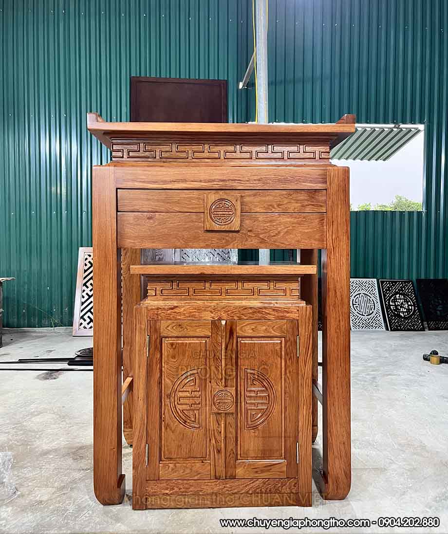 Bàn thờ đứng gỗ hương đá tại xưởng Vietnamarch Bàn thờ đứng gỗ hương đá tại xưởng Vietnamarch