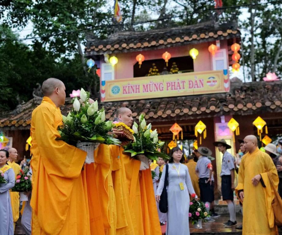 Đi lễ Phật Đản cần chuẩn bị những gì