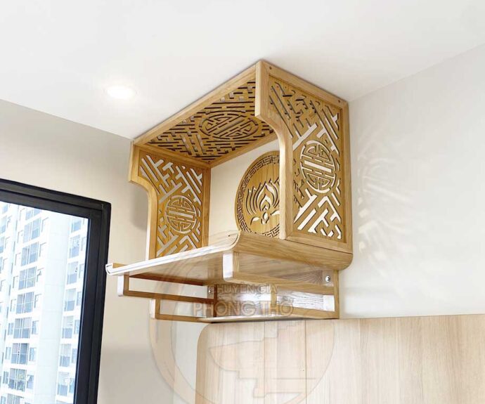 Mẫu bàn thờ treo gỗ sồi kèm vách hoa sen tại chung cư Ocean Park