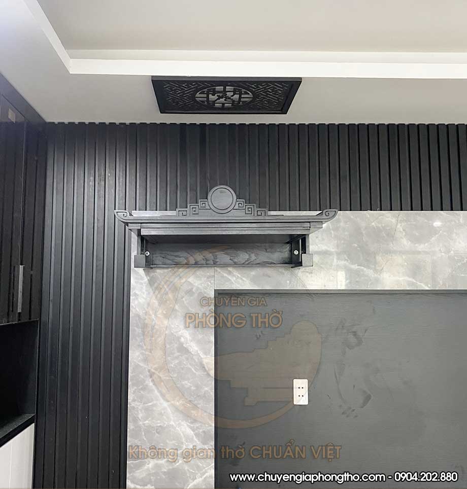 Mẫu bàn thờ màu đen huyền bí tại chung cư Epic Tower BTT25 