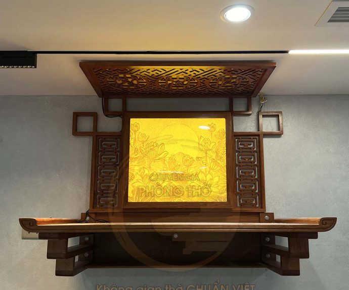 Lắp đặt bàn thờ treo kết hợp tranh trúc chỉ hoa sen tại chung cư Masteri West Heights