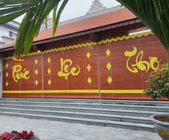 Mành trúc vẽ thủ công nghệ thuật treo nhà thờ họ