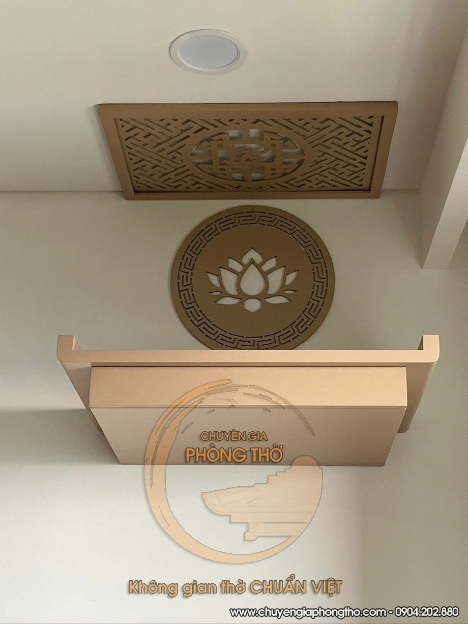 Hoàn thiện bàn thờ treo hiện đại kèm ốp hậu hoa sen tại chung cư Sapphire Palace