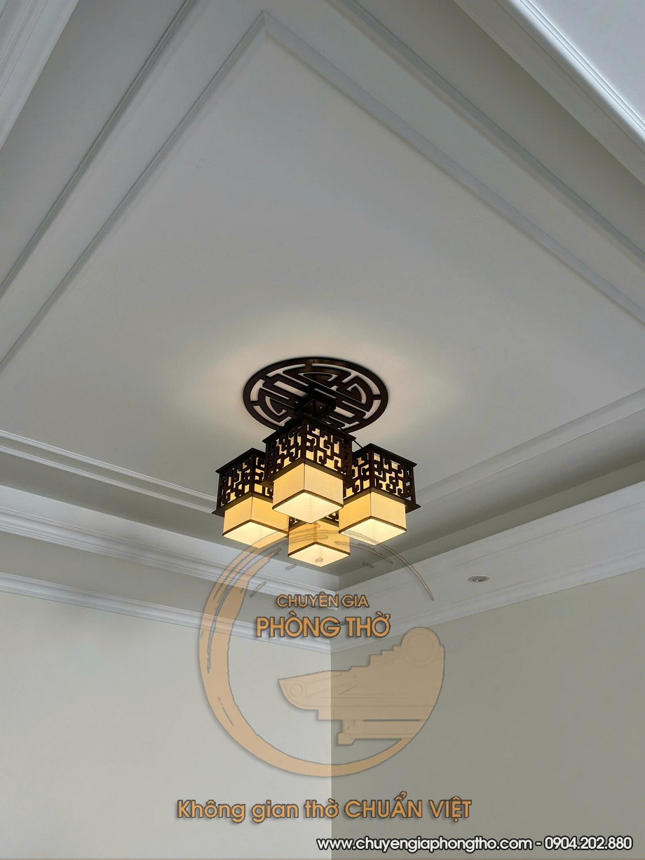 Hoàn thiện lắp đặt mẫu đèn thả trần phòng thờ tại Đê La Thành Hoàn thiện lắp đặt mẫu đèn thả trần phòng thờ tại Đê La Thành