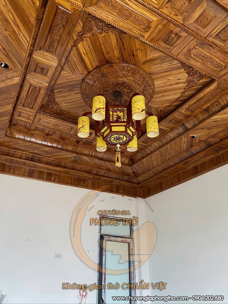 Mẫu đèn chùm phòng thờ 6 tay lắp đặt tại đường Âu Cơ