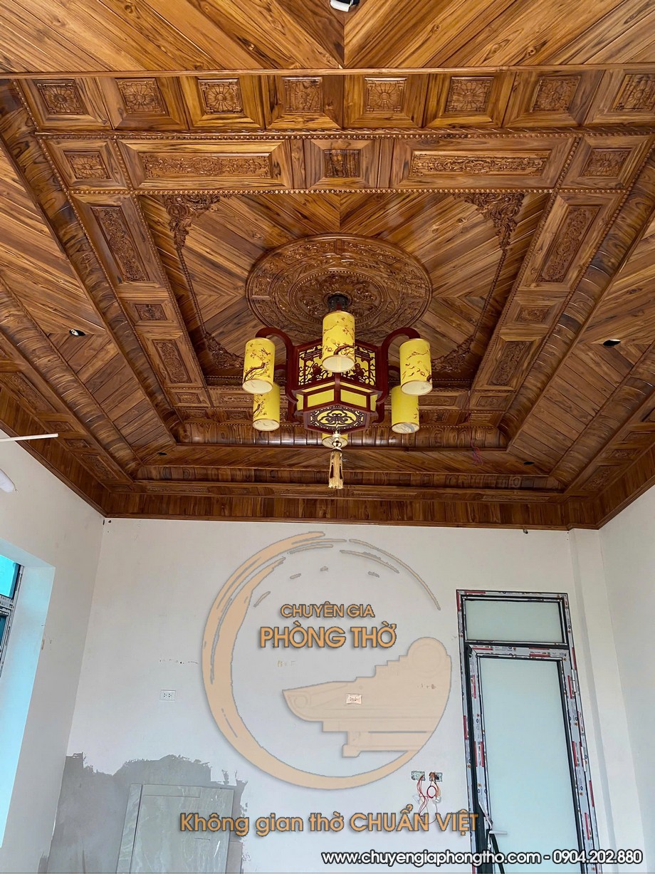 Mẫu đèn chùm phòng thờ 6 tay lắp đặt tại đường Âu Cơ