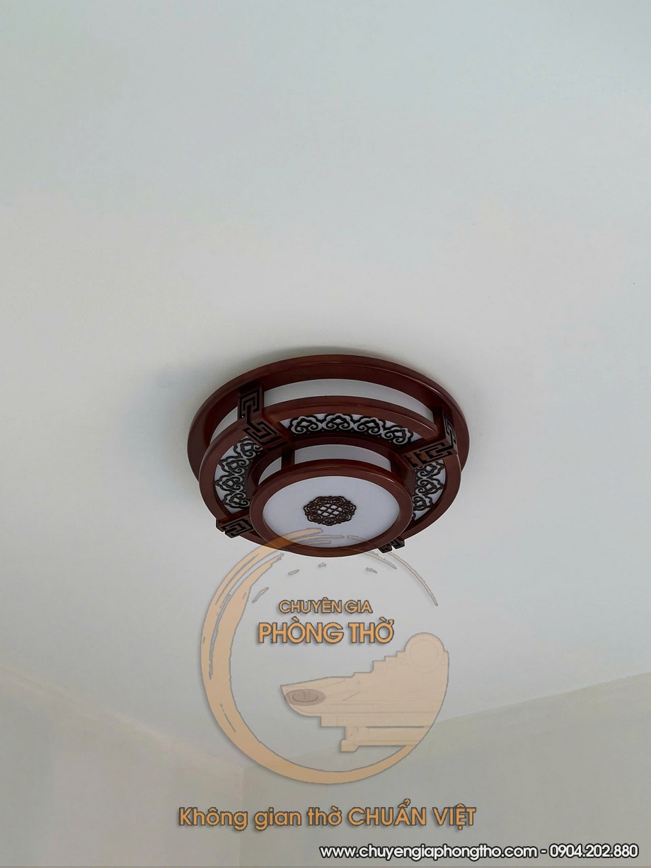 Hình ảnh thực tế đèn ốp trần phòng thờ hình tròn tại chung cư Hancorp Plaza