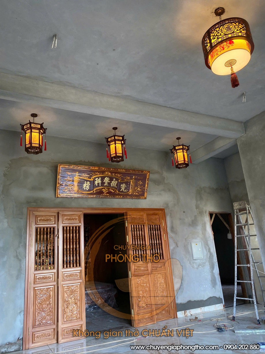 Mẫu đèn thả trần trang trí trong và ngoài phòng thờ lắp đặt tại Thanh Oai