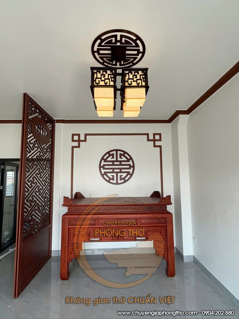 Thi công hoàn thiện đèn thả trần phòng thờ chung cư B4 Kim Liên