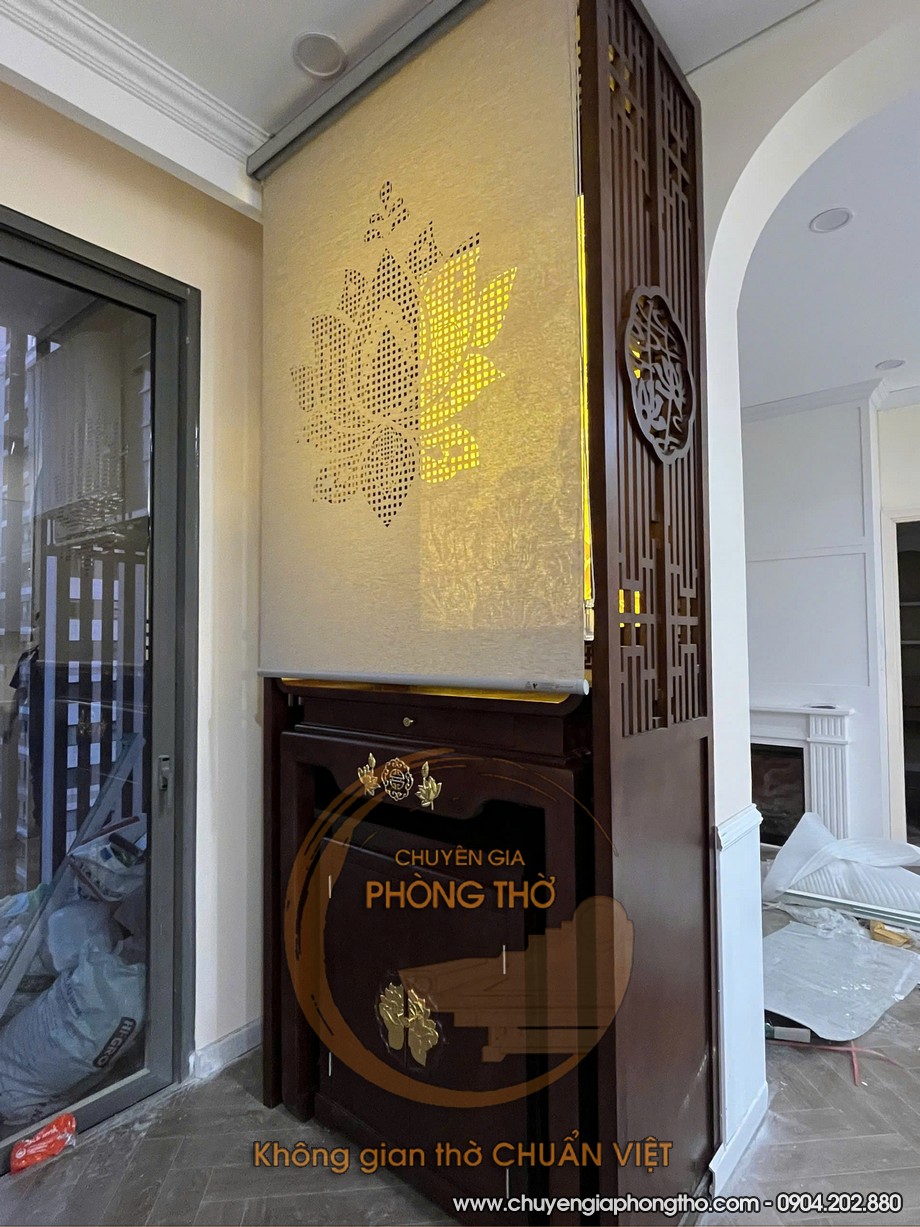 Hình ảnh thực tế mẫu bàn thờ đứng có rèm che và tranh trúc chỉ tại chung cư Sunshine Riverside Tây Hồ 