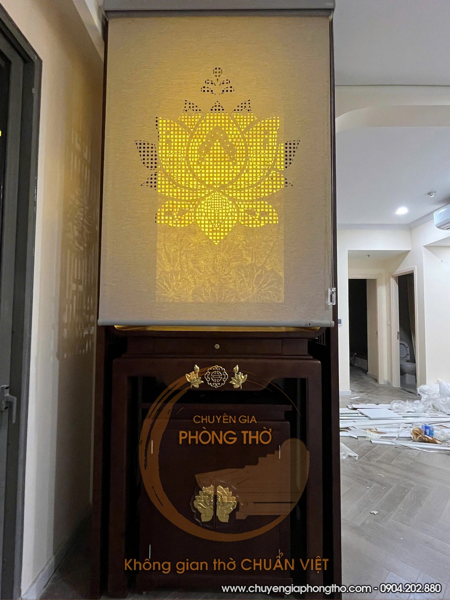 Hình ảnh thực tế mẫu bàn thờ đứng có rèm che và tranh trúc chỉ tại chung cư Sunshine Riverside Tây Hồ 