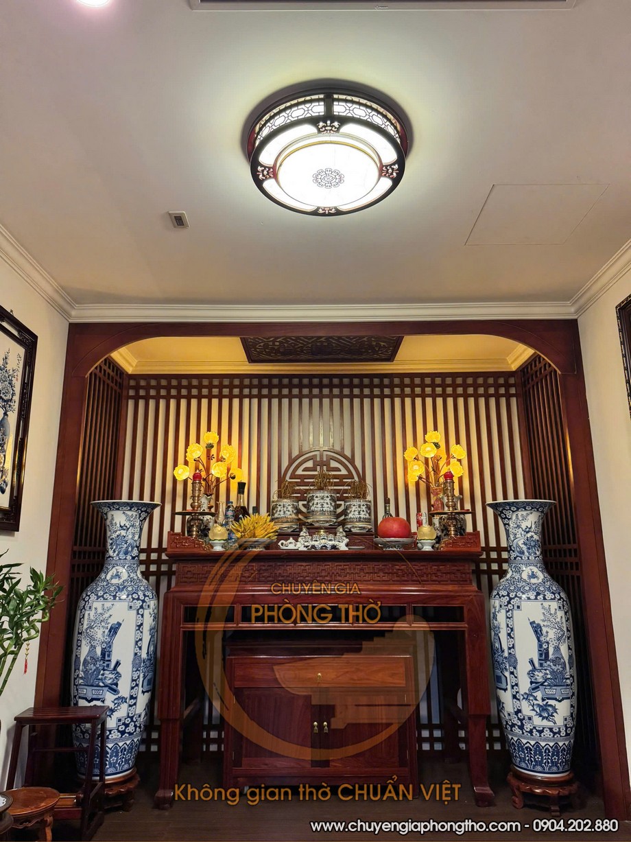 Hình ảnh thực tế mẫu đèn gỗ ốp trần phòng thờ lắp đặt tại chung cư Handiresco Hình ảnh thực tế mẫu đèn gỗ ốp trần phòng thờ lắp đặt tại chung cư Handiresco