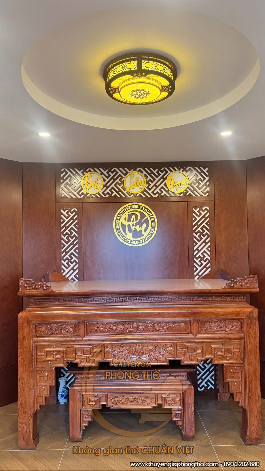 Hoàn thiện lắp đặt đèn ốp trần hình tròn phòng thờ tại biệt thự Mỹ Đình 1