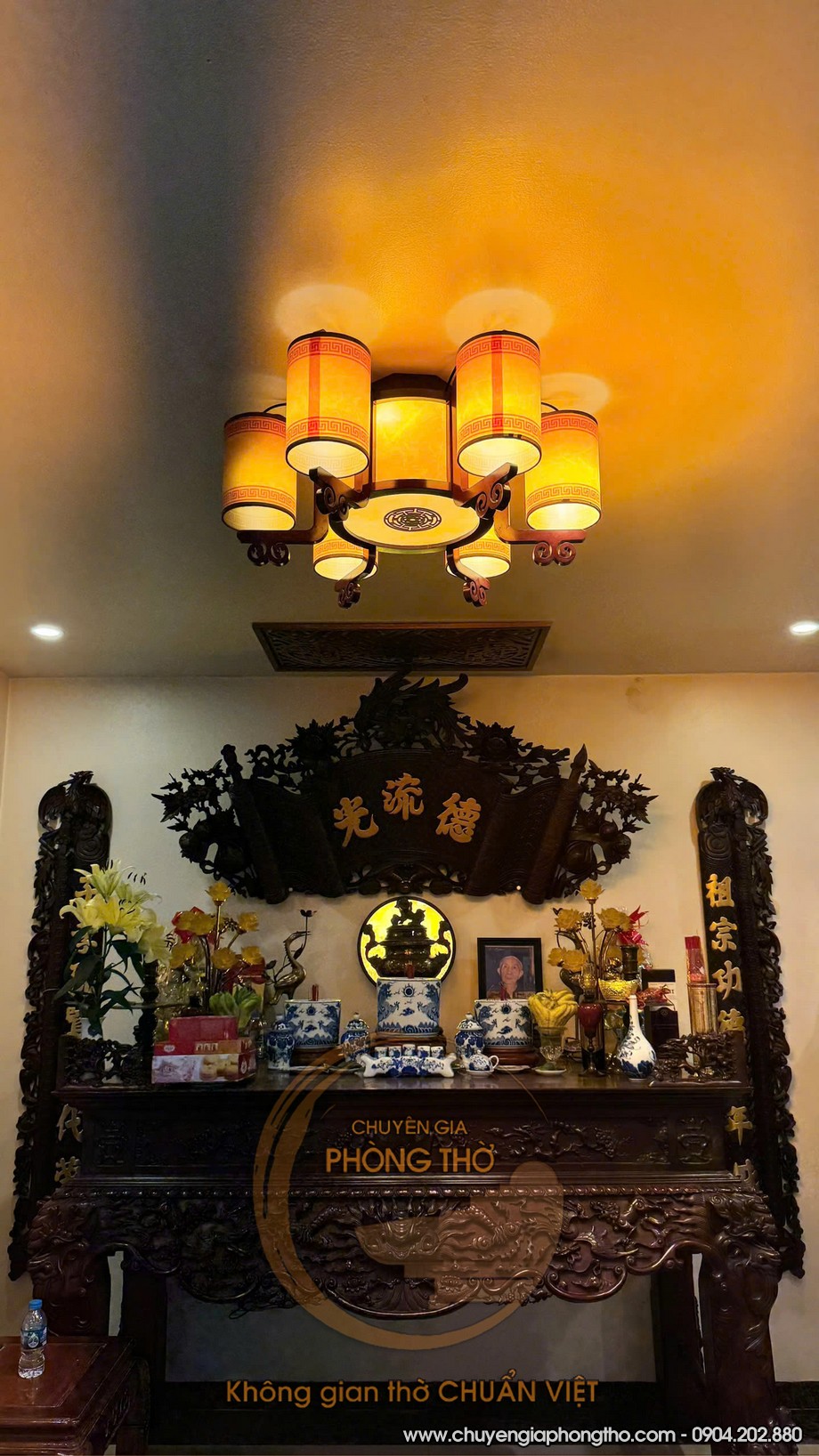 Thi công hoàn thiện mẫu đèn chùm gỗ phòng thờ cao cấp kiểu dáng Á Đông Thi công hoàn thiện mẫu đèn chùm gỗ phòng thờ cao cấp tại Phú Thượng