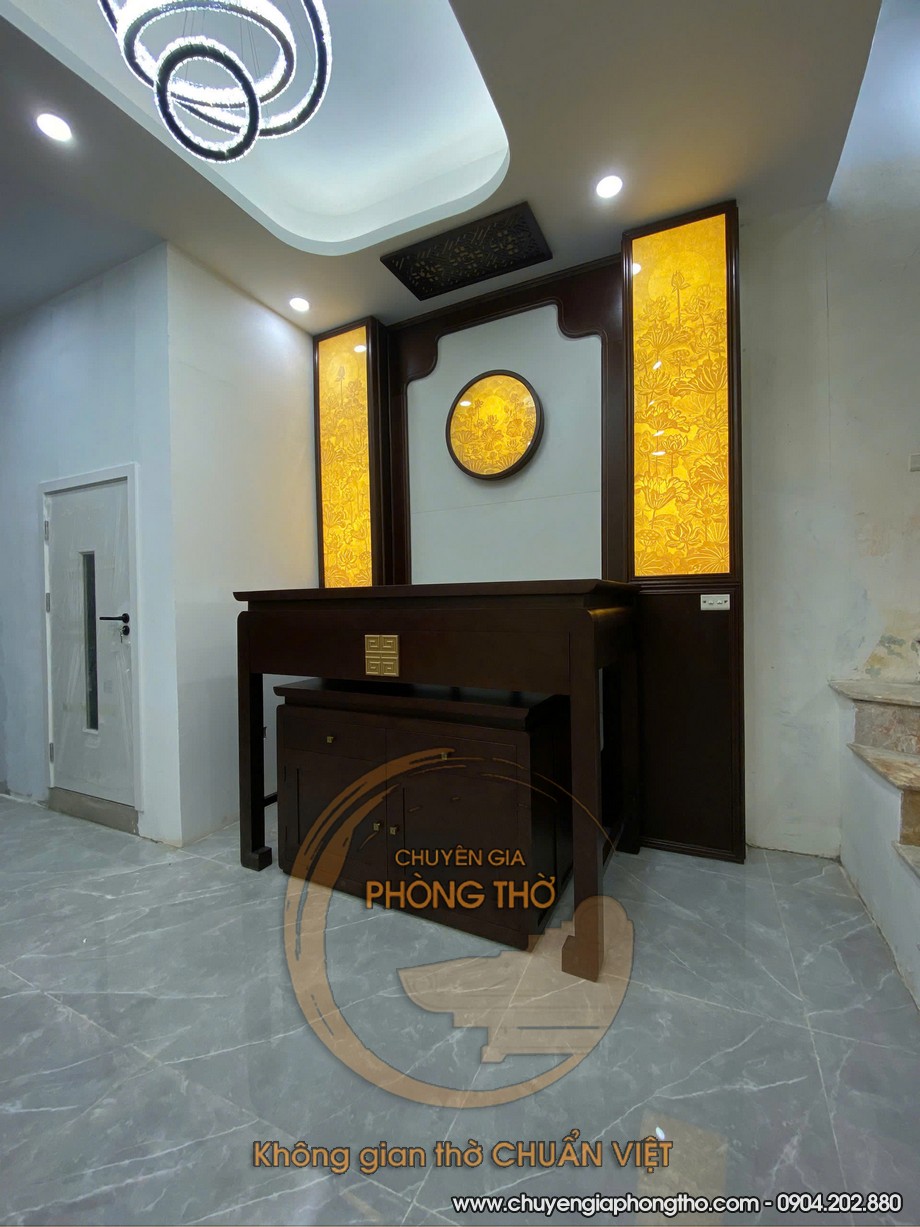 Mẫu bàn thờ đứng kết hợp vách ngăn tranh trúc chỉ lắp đặt tại phố Yên Sở