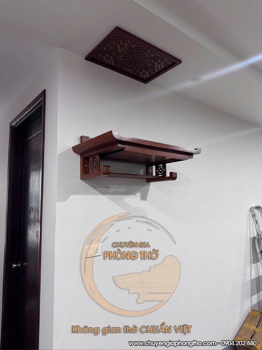Hình ảnh thực tế bàn thờ treo hoa văn chữ thọ tại chung cư The Sun Mễ Trì Hình ảnh thực tế bàn thờ treo hoa văn chữ thọ tại chung cư The Sun Mễ Trì
