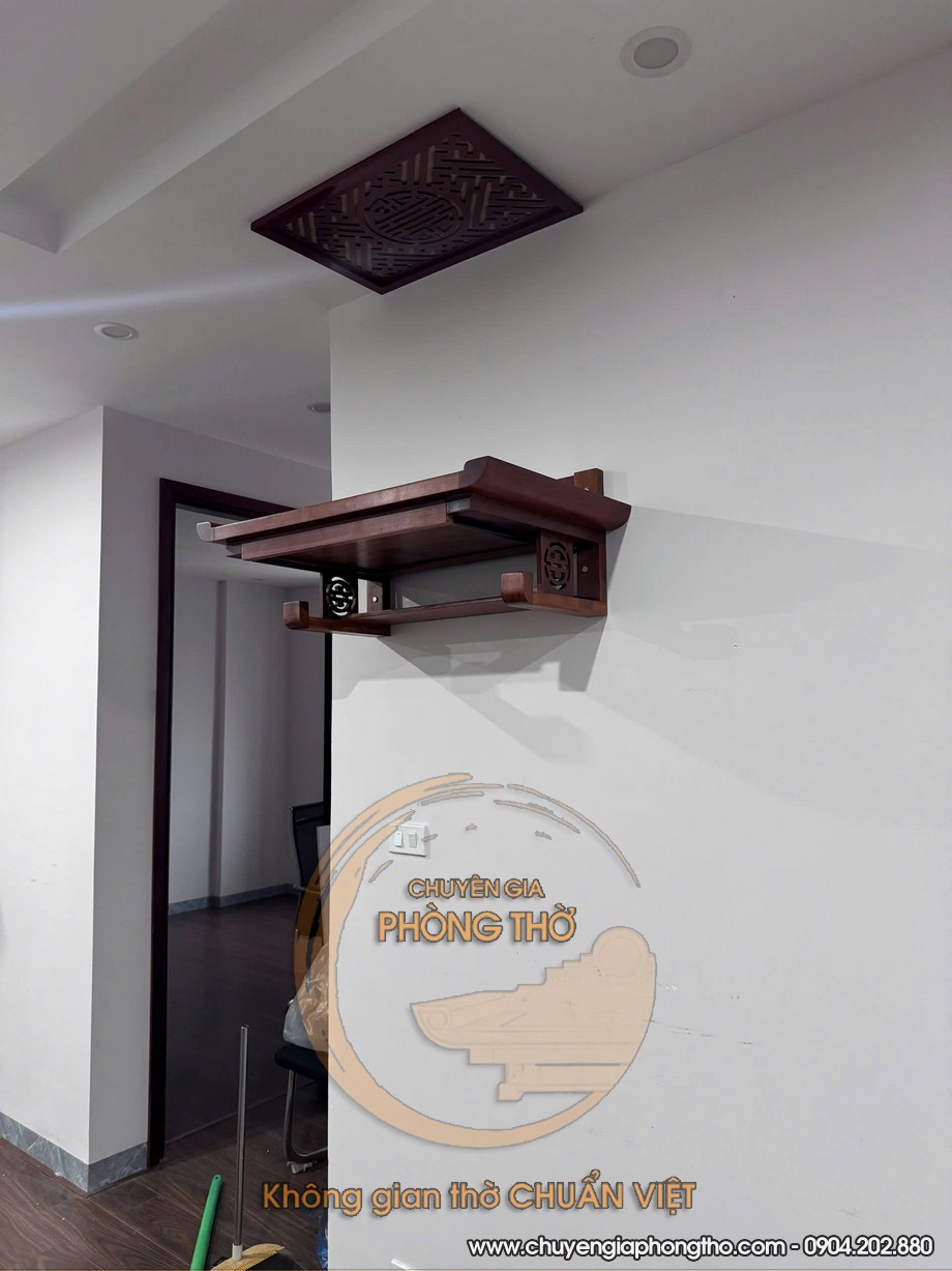 Hình ảnh thực tế bàn thờ treo hoa văn chữ thọ tại chung cư The Sun Mễ Trì Hình ảnh thực tế bàn thờ treo hoa văn chữ thọ tại chung cư The Sun Mễ Trì
