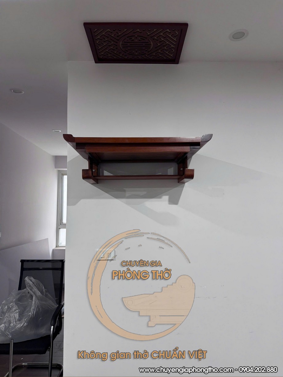 Hình ảnh thực tế bàn thờ treo hoa văn chữ thọ tại chung cư The Sun Mễ Trì Hình ảnh thực tế bàn thờ treo hoa văn chữ thọ tại chung cư The Sun Mễ Trì