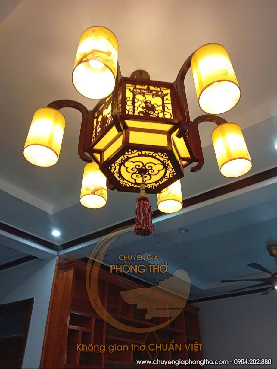 Hoàn thiện lắp đặt đèn chùm phòng thờ 6 tay tại đường Liên Mạc Hoàn thiện lắp đặt đèn chùm phòng thờ 6 tay tại đường Liên Mạc