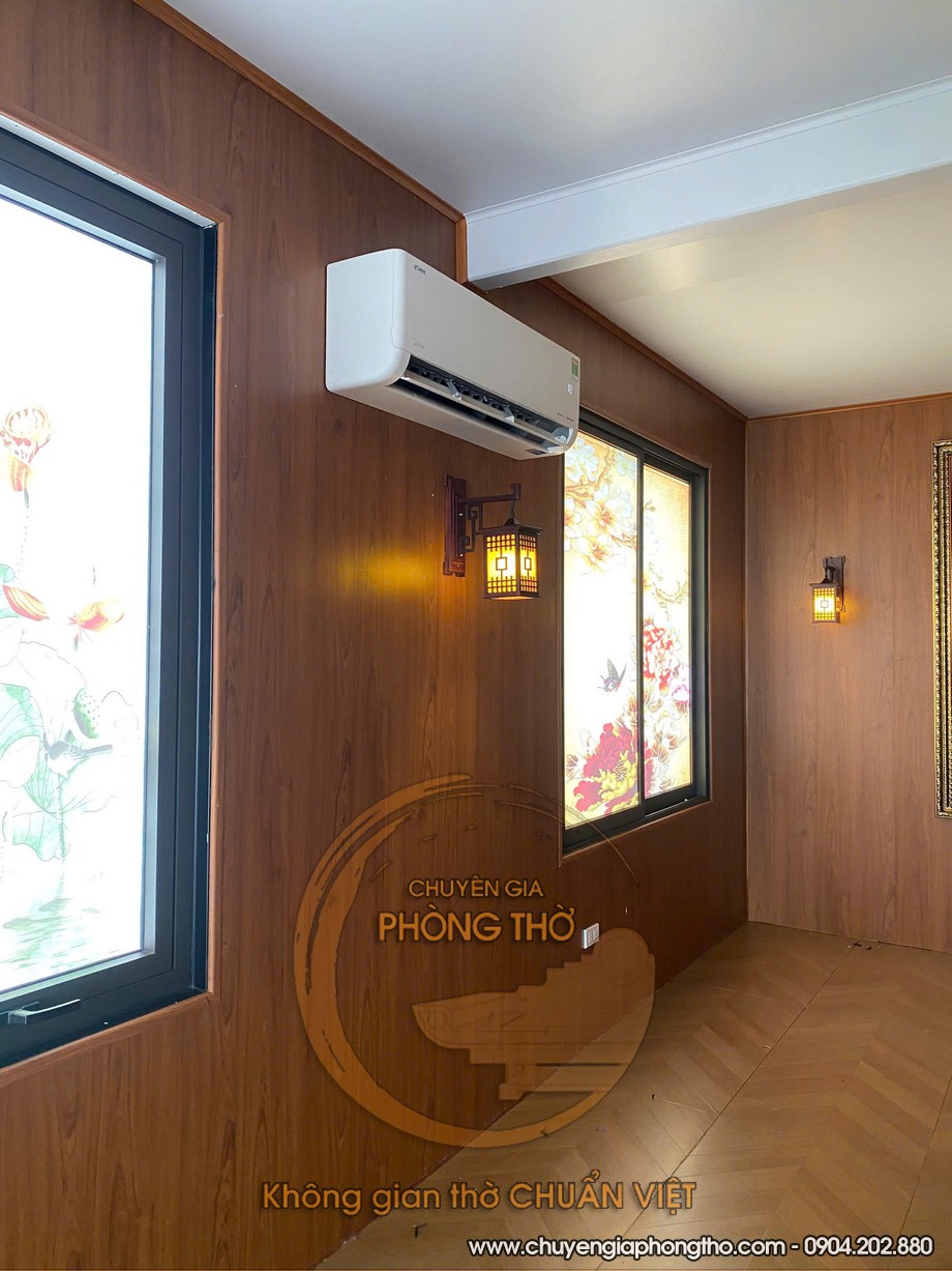 Lắp đặt đèn gắn tường trang trí phòng thờ tại đường Nghĩa Lộ